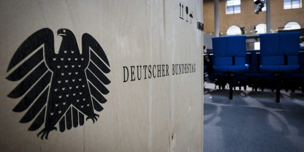 Deutscher Bundestag, Plenarsaal, Bundesadler, Reichstagsgebäude