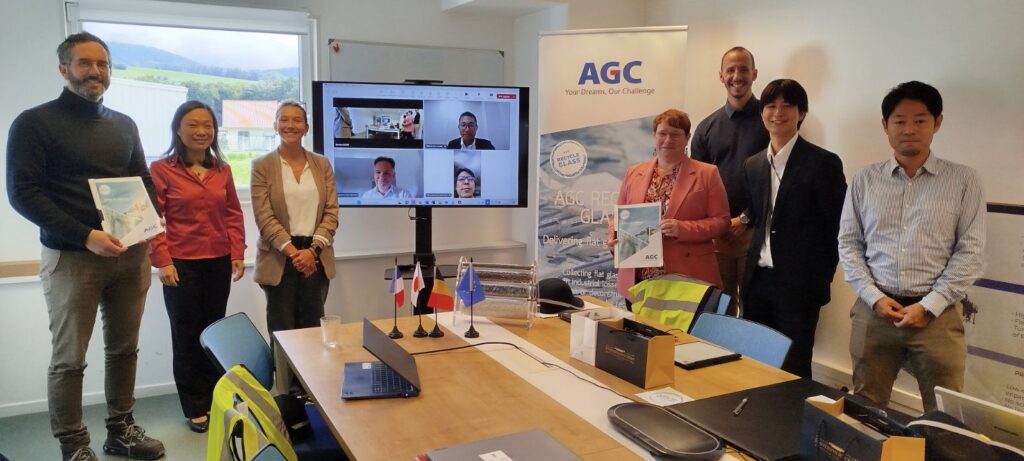 AGC Glass und ROSI schließen strategische Partnerschaft zum Recycling von Solarglas